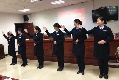 蓮都區(qū)政務服務窗口禮儀大比拼暨攝影服務活動紀實